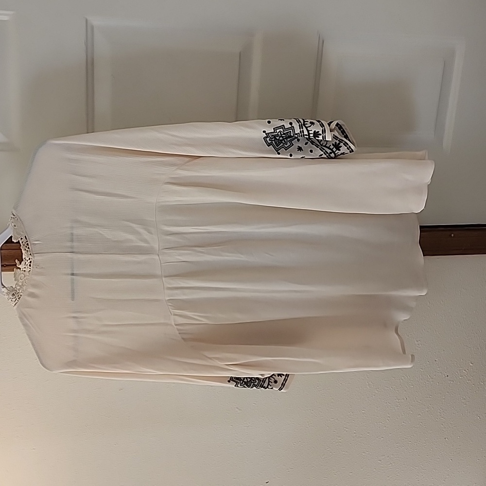 Cream and Black Boho Wrap - Picture 3 of 7